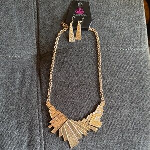 Paparazzi Gold Textured Necklace and Earring Set